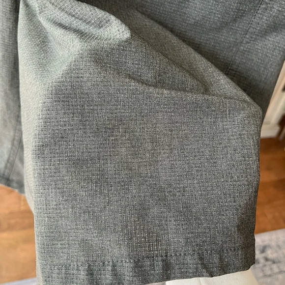 Kuhl mens vented mesh shorts size 40 - Picture 5 of 10